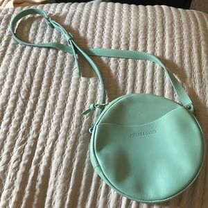 🦄 Portland Leather Goods Large MINT Circle Crossbody